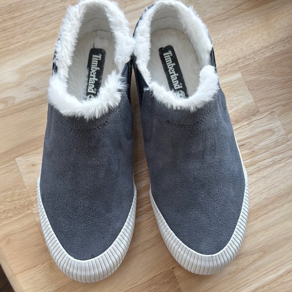 Timberland Navy Slip-On Shoes with White Fur Trim
